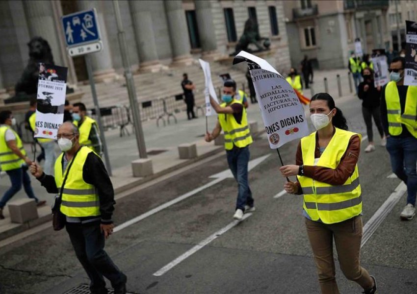 Forcat e Armatosura protestë në Spanjë, kërkojnë pagë dinjitoze