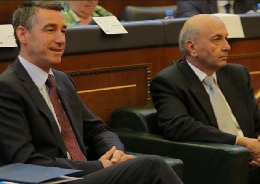 Takimi Veseli-Mustafa për president, analisti : Isa Mustafa është specialist i manovrave politike 