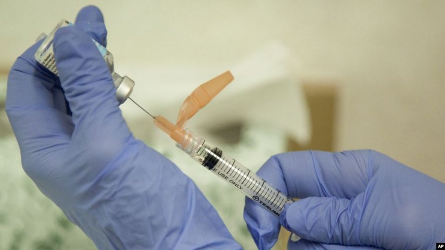 Mjekët thirrje publikut të bëjNë vaksinën e gripit: Shmang përballjen me COVID-19 në të njëjtën kohë