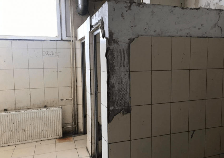 Shkollat në Komunën e Ferizajt në gjendje të rëndë