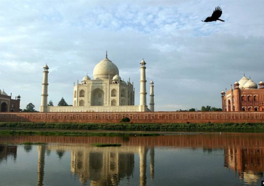 Taj Mahal rihapet pas mbylljes më të gjatë