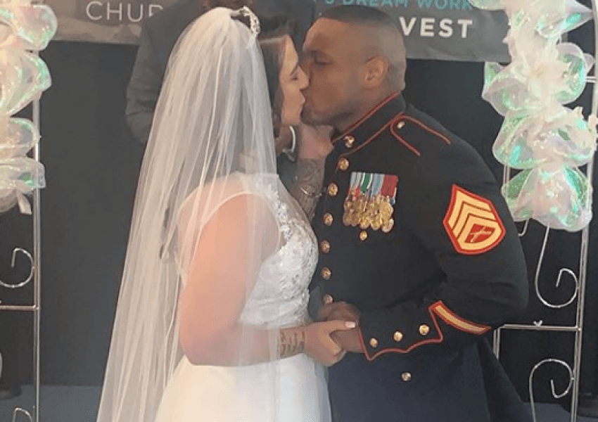 Marinsi amerikan martohet me një shqiptare