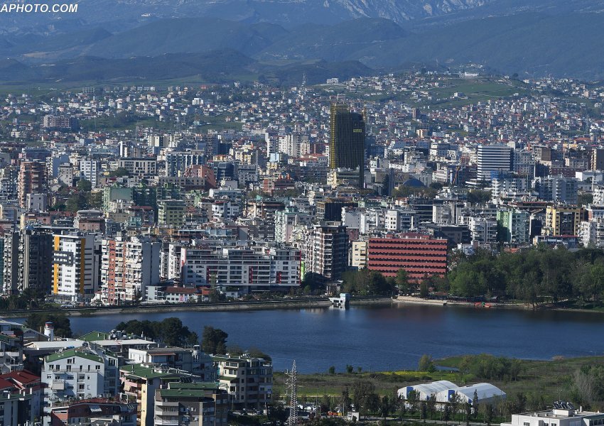 Tirana, ndër vendet me ndotjen më të lartë të ajrit në Europë