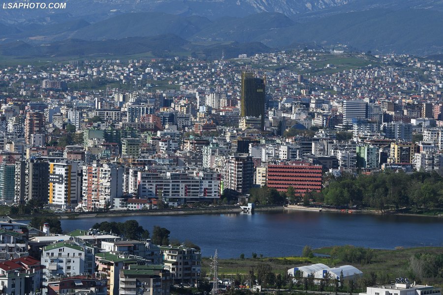 Tirana, ndër vendet me ndotjen më të lartë të ajrit në Europë