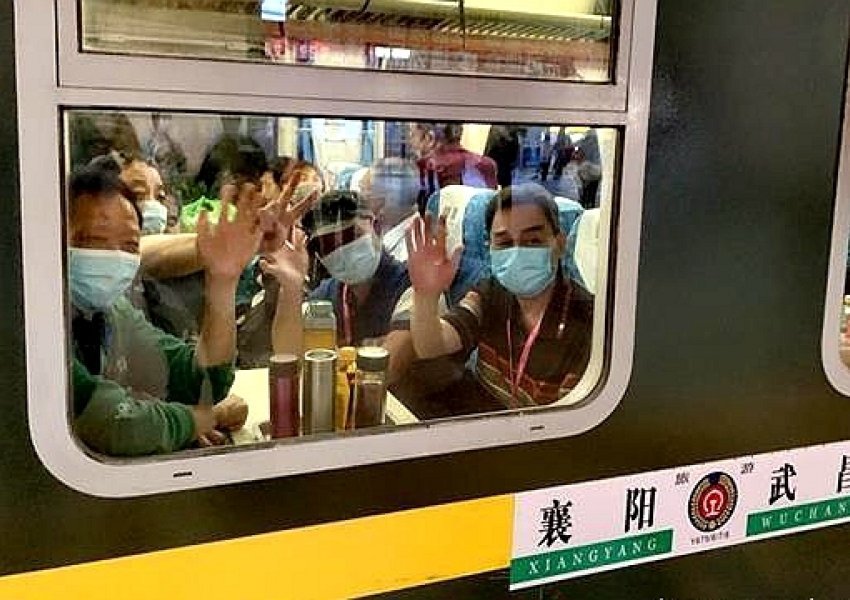 Treni i parë turistik nga Wuhan-i rifillon punën
