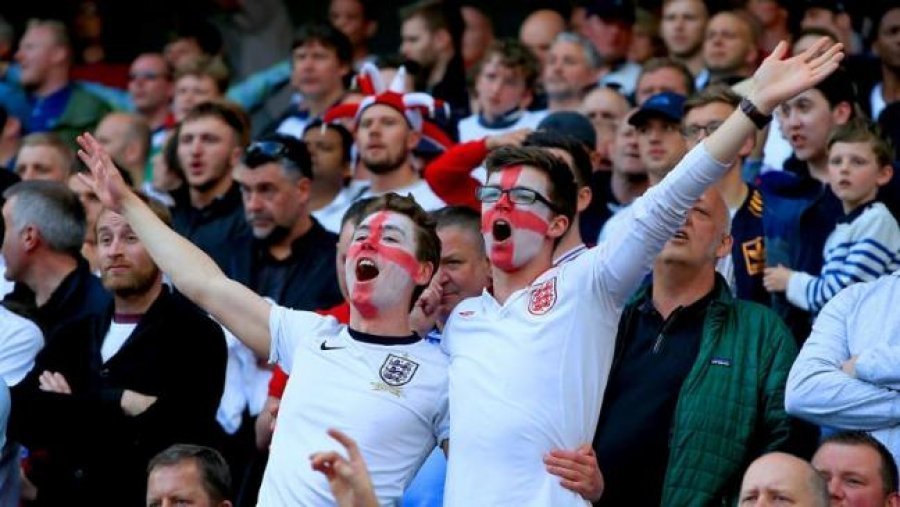 Kryeministri i Anglisë jep lajmin e keq për tifozët e futbollit: Më 1 tetor...