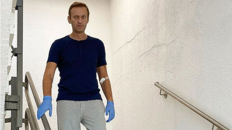 Navalny lë spitalin dhe ironizon Putinin: Nuk arrita atë që doja