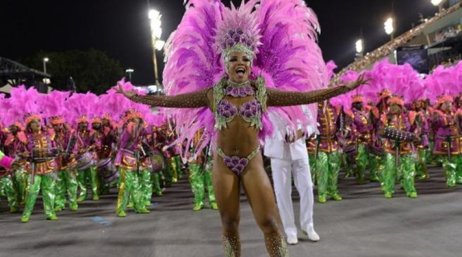 Karnavalet në Rio De Janeiro shtyhen pa një datë të caktuar