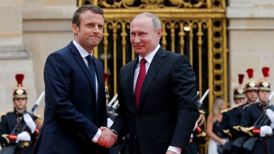 Hetim ndaj dy gazetarëve në Francë, publikuan bisedën telefonike Macron-Putin