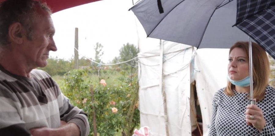 VIDEO/ Pampuri: Familja Shota, stuhinë e kaloi në çadër. Mesazhi për Ahmetaj-n: Jemi në mëshirë të Zotit!