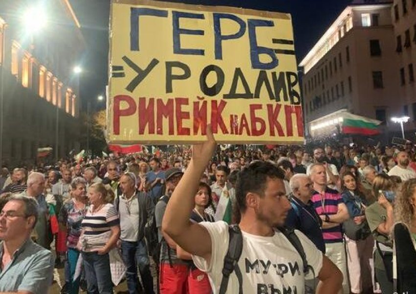 VIDEO/ Presidenti udhëheq protestat në Bullgari kundër kryeministrit Borisov