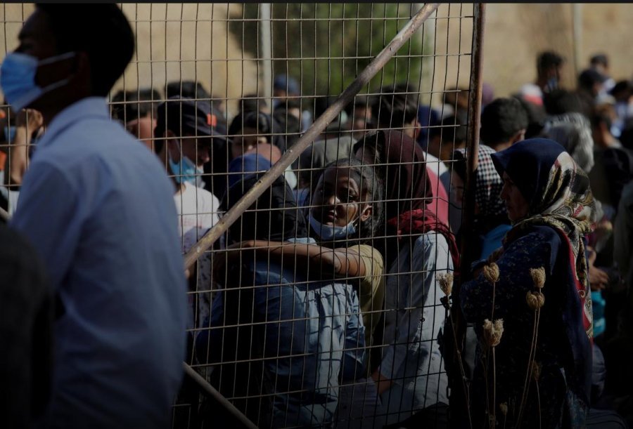 Policia greke heton aktivistët që ndihmuan për zbarkimin e refugjatëve në Lesbos