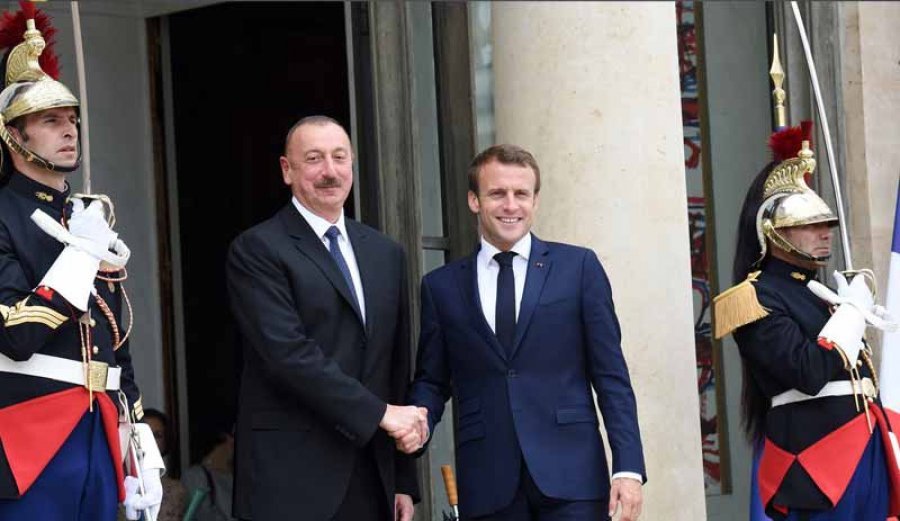 Macron dhe Aliyev diskutojnë mbi konfliktin e Ngorona Karabakut