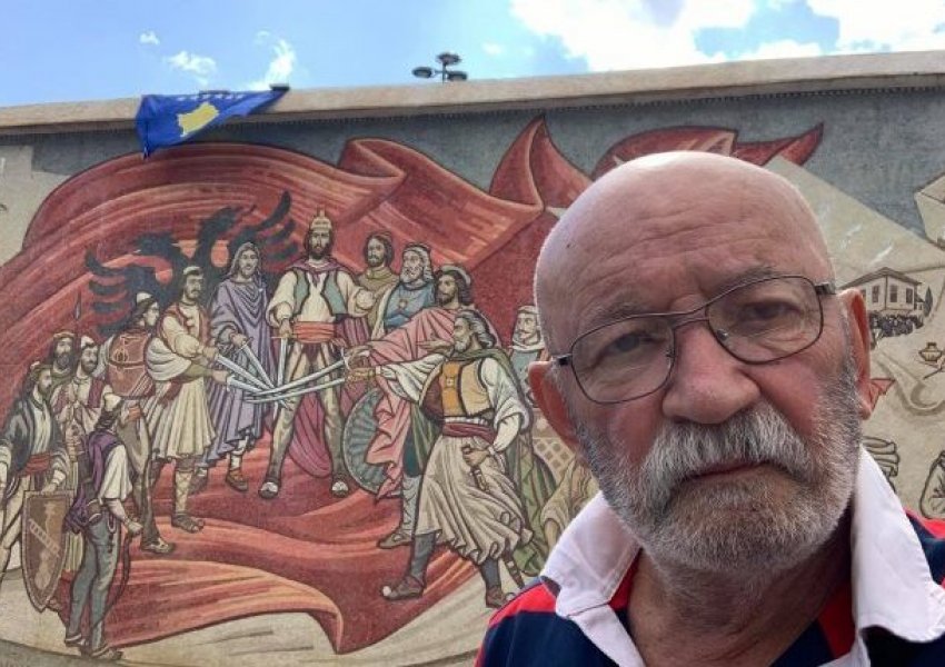 Çun Lajçi 'flet' me Skenderbeun në Sheshin e Shkupit