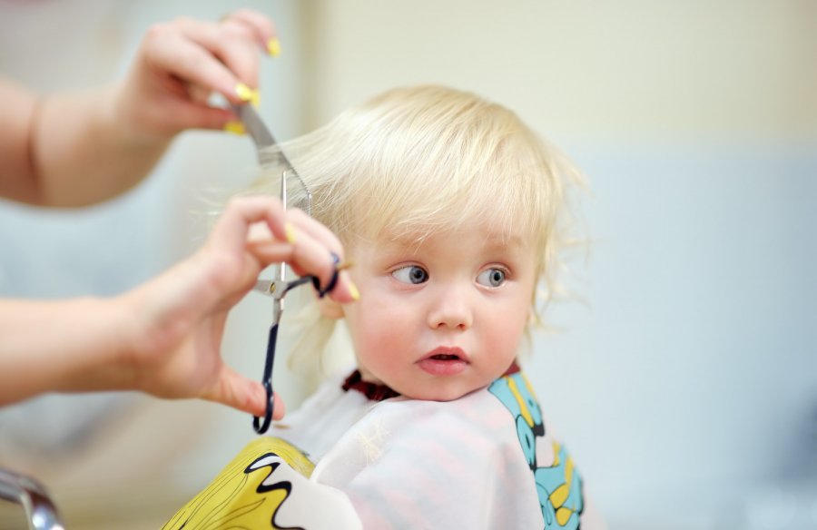 Po tallesh me mua?! Çmimi i prerjes së flokëve të fëmijëve rritet më shumë në Gjermani