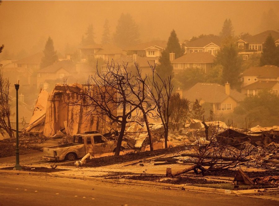Tërbohen sërish zjarret në Kaliforni, 70 mijë njerëz marrin arratinë
