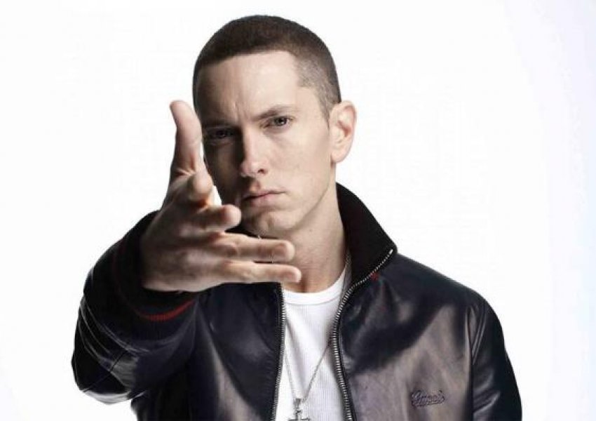28 tatuazhe dedikuar këngëtarit/ Njihuni me fansen më të çmendur të Eminem