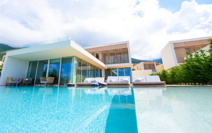 Bli një vilë në Green Coast Resort &Residences që të pushoni gratis në destinacionet më interesante në botë
