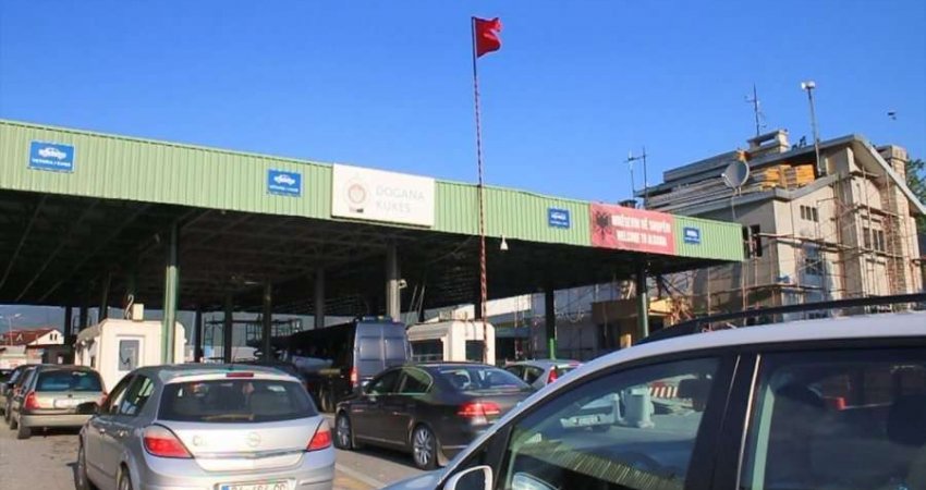 AKB-ja: Kosovarët shpenzuan 10 milionë euro gjatë fundjavës në Shqipëri