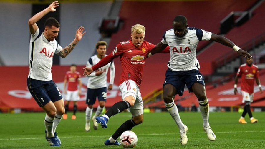 Tottenham-Manchester United, formacionet zyrtare: Mou sfidon të kaluarën, Kane kundër Cavani-t