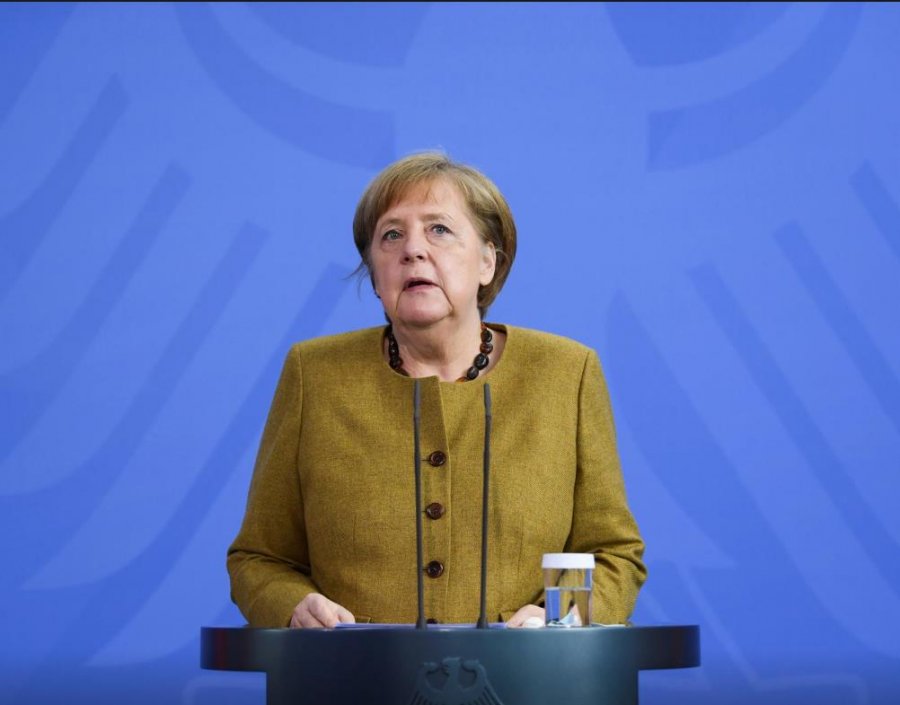 Merkel: Bllokimet e detyrueshme, jetike për të frenuar valën e tretë në Gjermani
