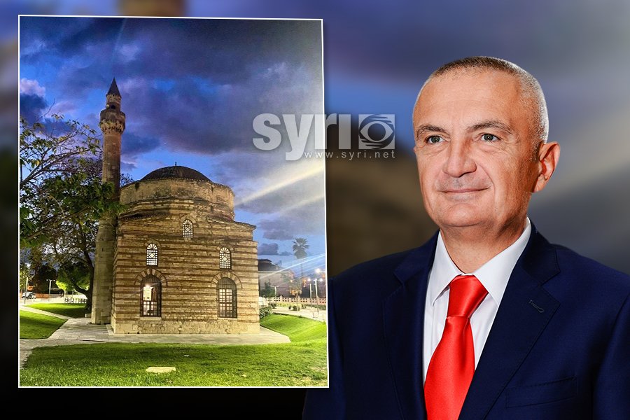 Presidenti Meta uron besimtarët me foton e Xhamisë së Plumbit në Vlorë