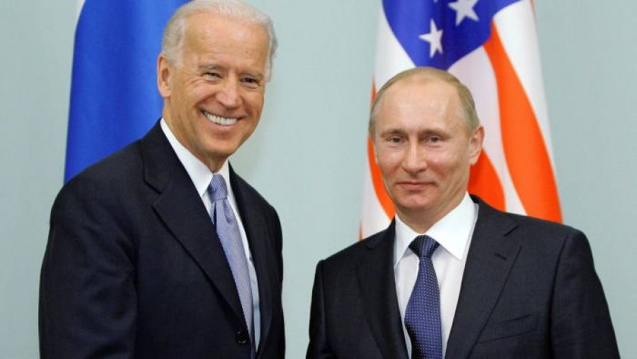 Rusia reagon pas ftesës së Biden për takim me Putin