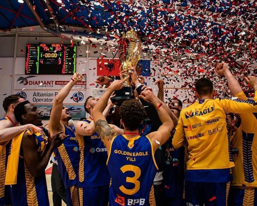 Golden Eagle Ylli fiton Ligën Unike në Basketboll, ja pamjet nga atmosfera