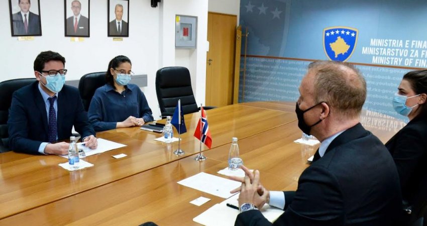 Murati priti në takim njohës ambasadorin e Norvegjisë, bisedojnë për pandeminë COVID-19