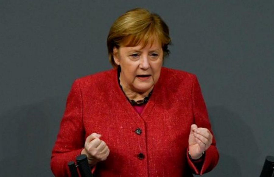 Merkel ‘sypatrembur’, nesër do të bëjë vaksinën që të gjithë i frikësohen