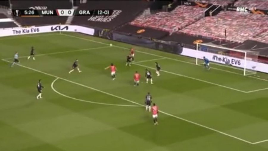 VIDEO/ Goditje fluturimthi nga Cavani, Manchester United në avantazh