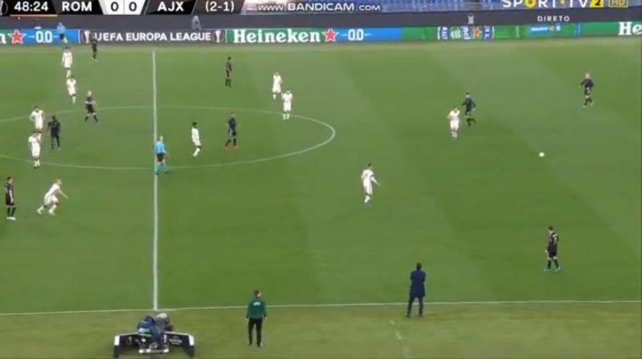 VIDEO/ Zhbllokohet sfida, Ajax kalon në avantazh ndaj Romës