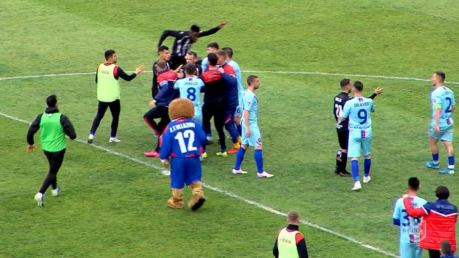 Goditi me shkelm futbollistin e Vllaznisë, Disipilna merr vendim për Obanor