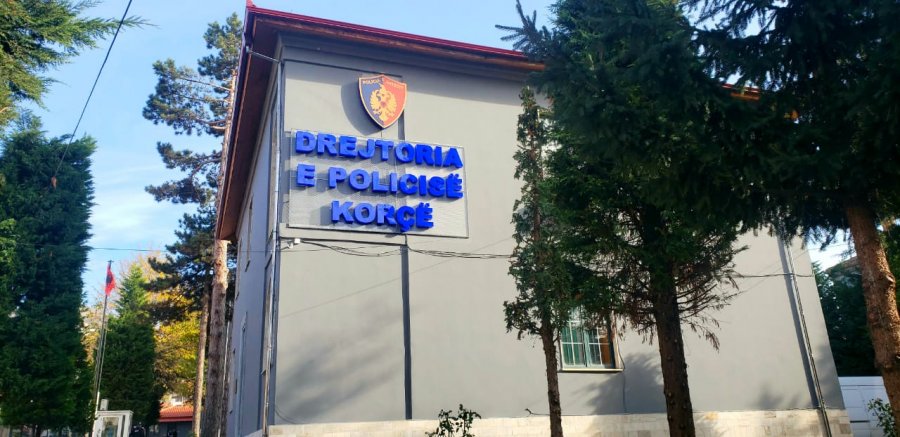 I gjendet automatik dhe municion luftarak, policia i vë prangat 41-vjeçarit në Korçë