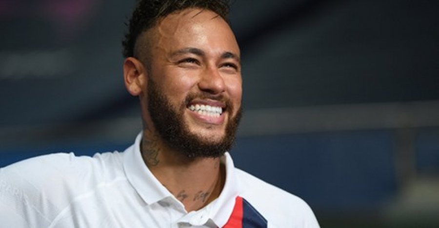 Neymar me zemër prej floriri/ Instituti ishte mbyllur, por ai i mban puntorët në punë