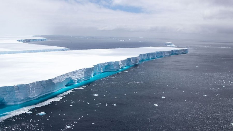 ‘Zhduket’ ajsbergu më i madh i botës
