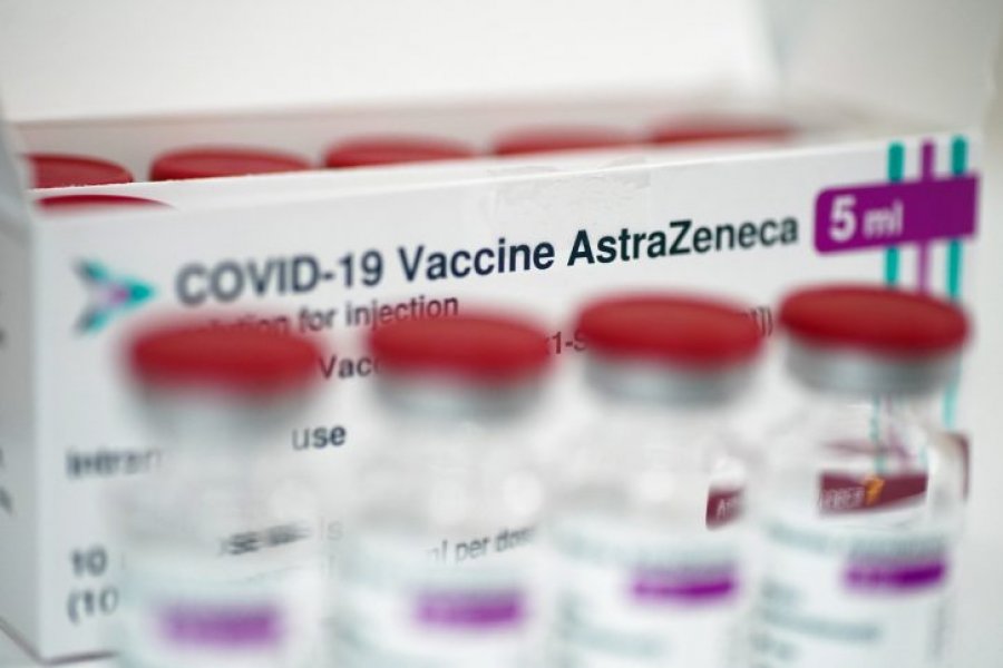 Mjeku suedez: Ne hedhim qindra doza të vaksinës AstraZeneca çdo ditë