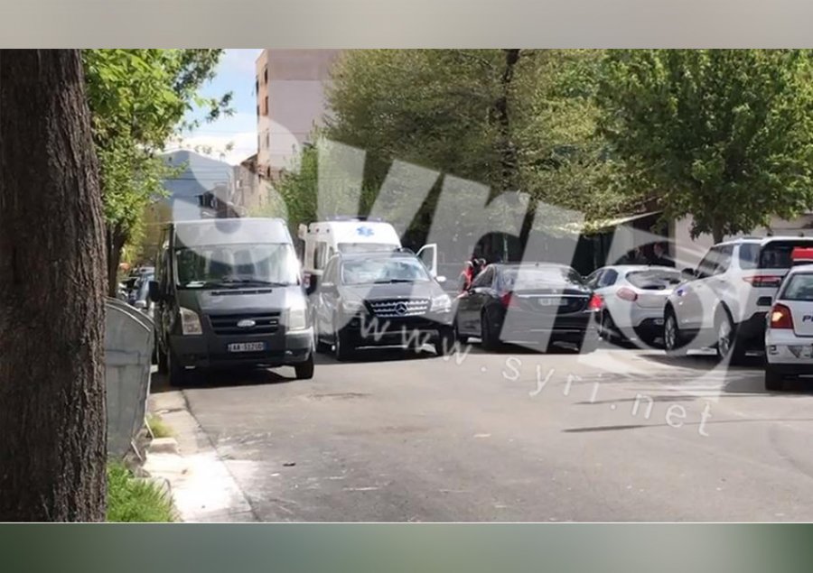 ‘Një makinë pa targa po shpërndan para për vota’, çfarë sinjalizoi PD pak para krimit në Elbasan