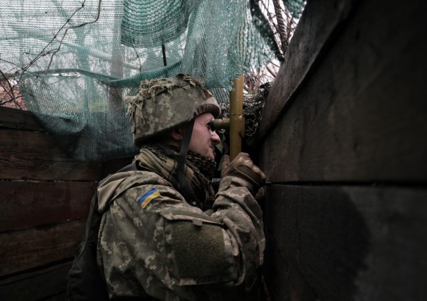 Tërhiqet Rusia, largon trupat nga kufiri me Ukrainën