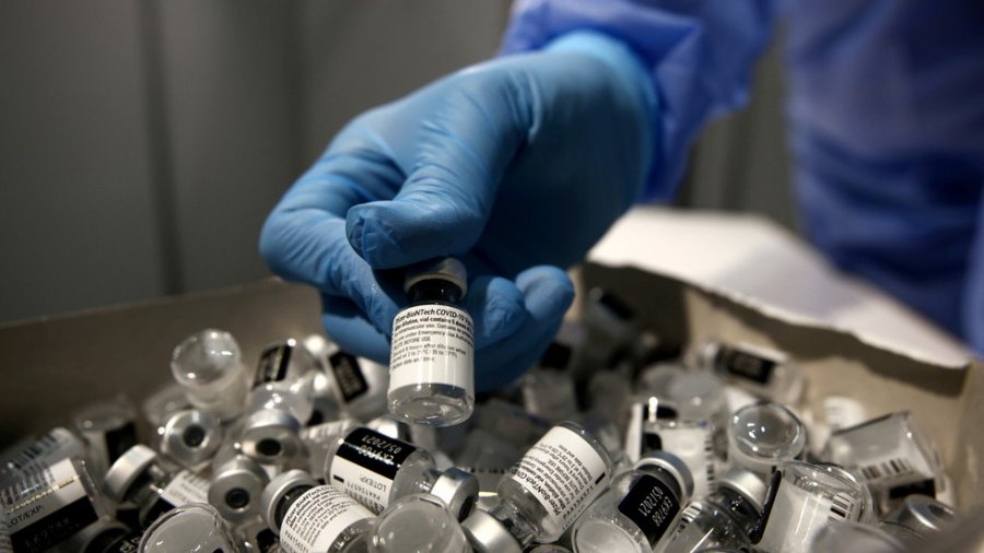 Vaksinat Fake Pfizer të kapura në Meksikë dhe Poloni përmbanin ujë të distiluar