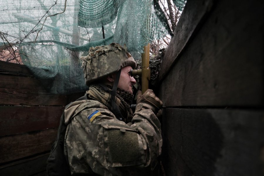 Tërhiqet Rusia, largon trupat nga kufiri me Ukrainën
