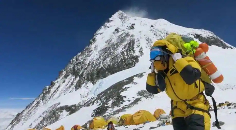 COVID-19 arrin në malin Everest