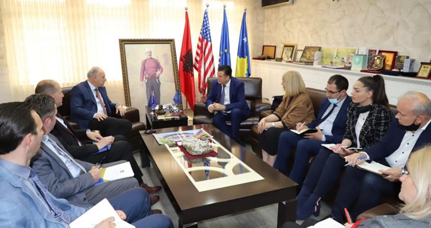 Ministria e Zhvillimit Rajonal mbështet Komunën e Mitrovicës