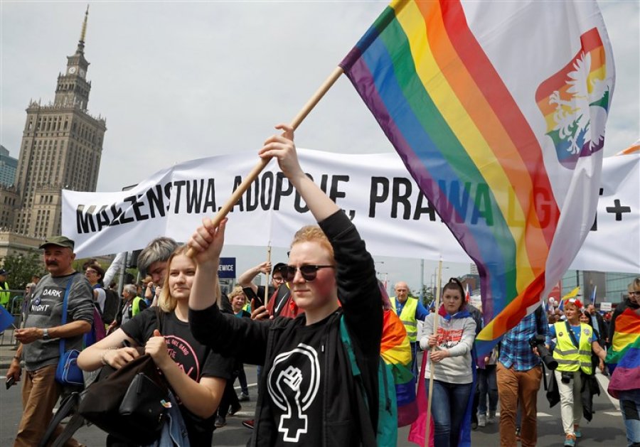VOA: Gjykata e Lartë e Rusisë shpall të paligjshme lëvizjen e komunitetit LGBTQ+