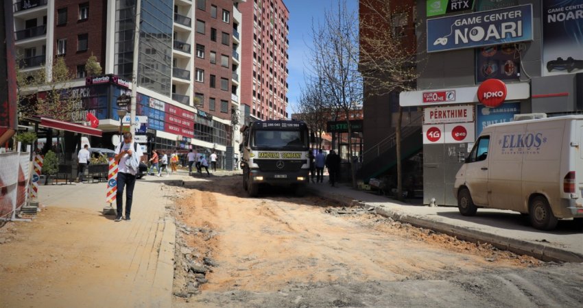 KEDS po bën me rrjet nëntokësor rrugën Muharrem Fejza në Prishtinë