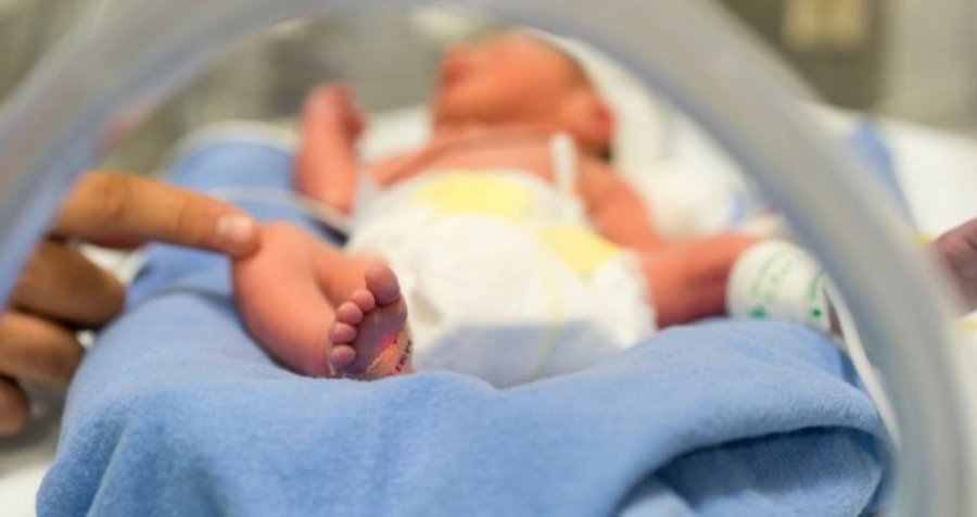 Nëna shtatzënë u vra pas sulmeve në Gaza, mjekët shpëtojnë foshnjën e saj të palindur