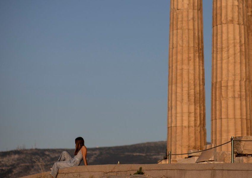 Akropoli në Greqi mbyllet pasdite për shkak të valës së të nxehtit