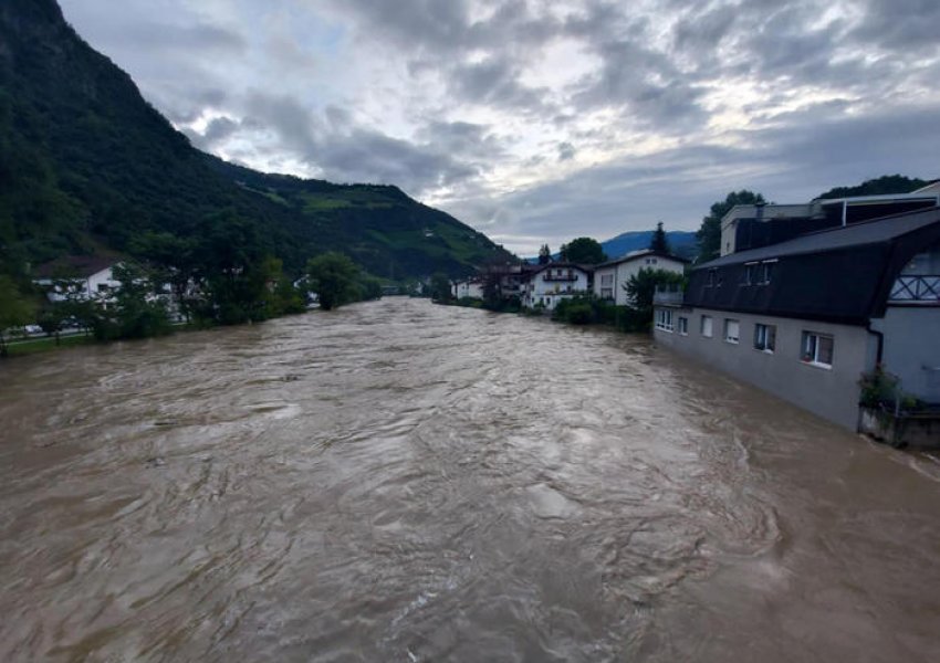 Moti i keq në Itali, përmbytje dhe mbyllje hekurudhash në Tirolin e Jugut