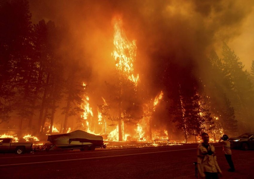 Zjarret në Kaliforni duken sikur vijnë 'nga ferri', pamje tronditëse