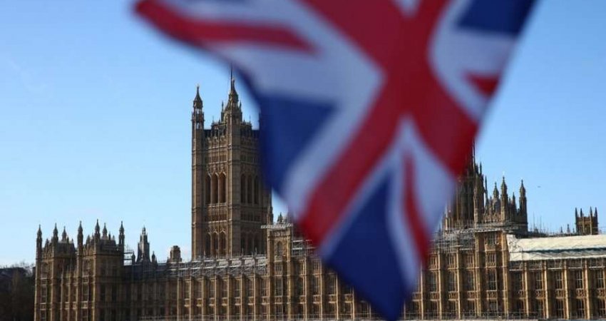 Britania urdhëron shtetasit e saj të largohen menjëherë nga Afganistani